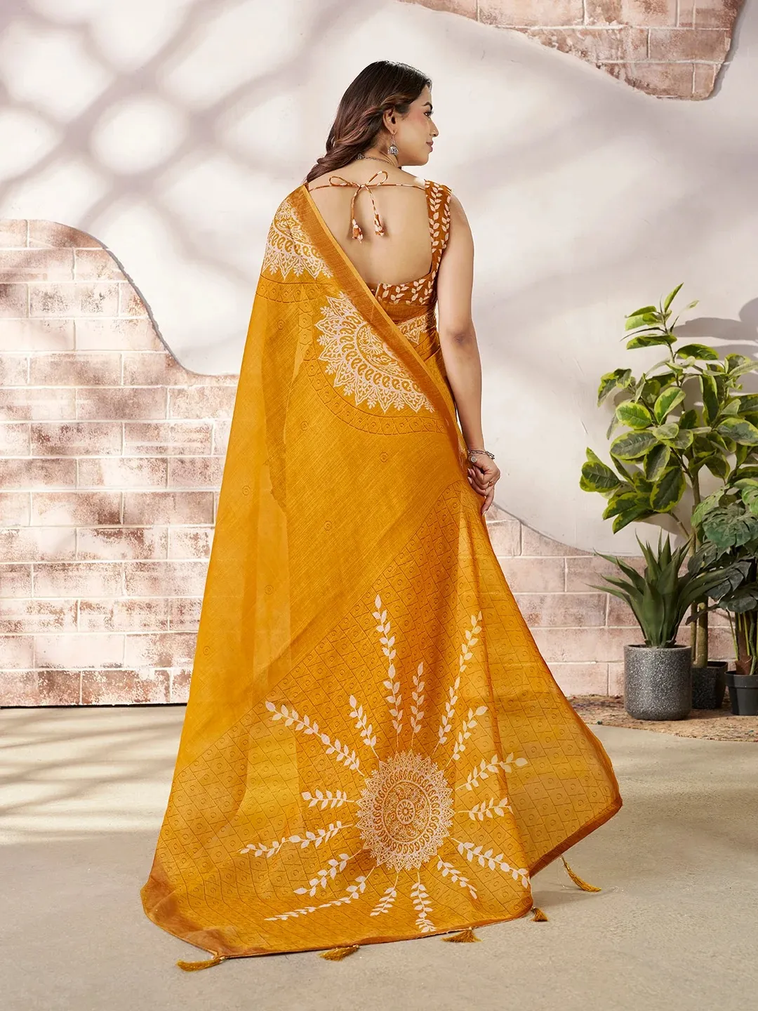 VARNAVI Mustard Linen Cotton Floral Printed Saree