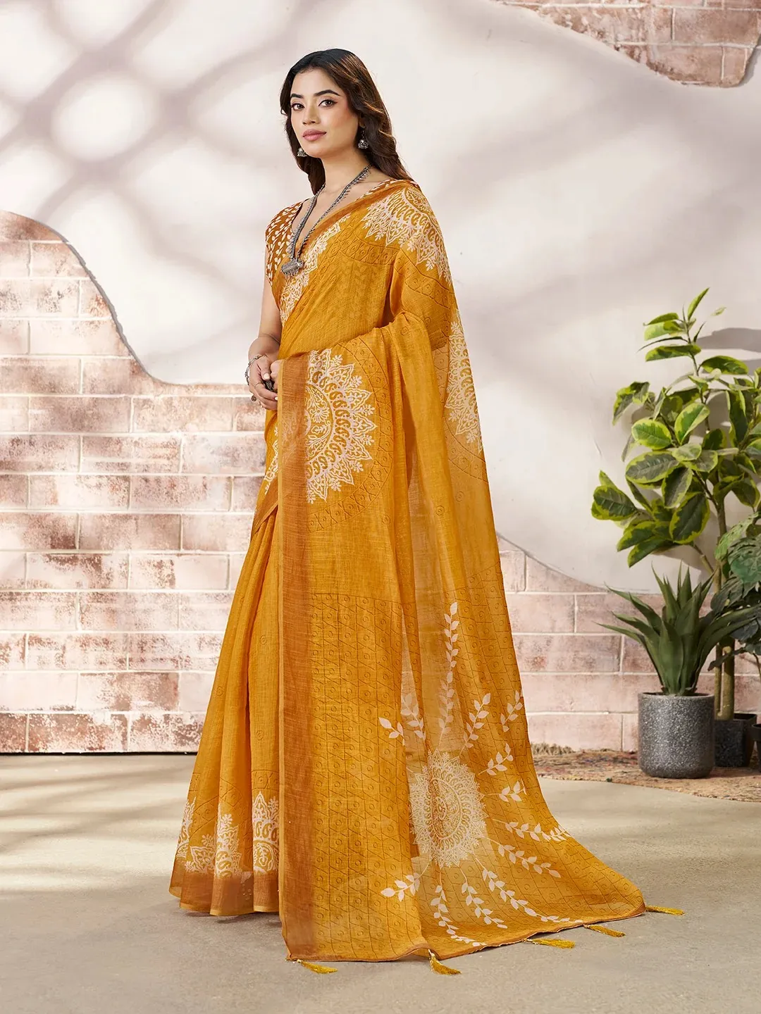 VARNAVI Mustard Linen Cotton Floral Printed Saree