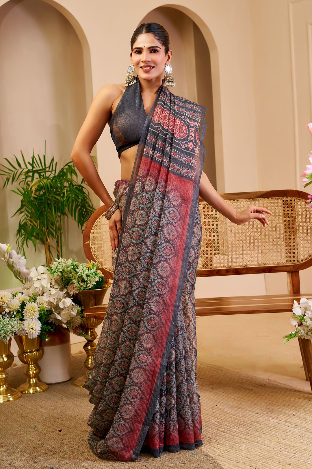 Grey Tissue Handloom Saree With Floral Design - Varnavi