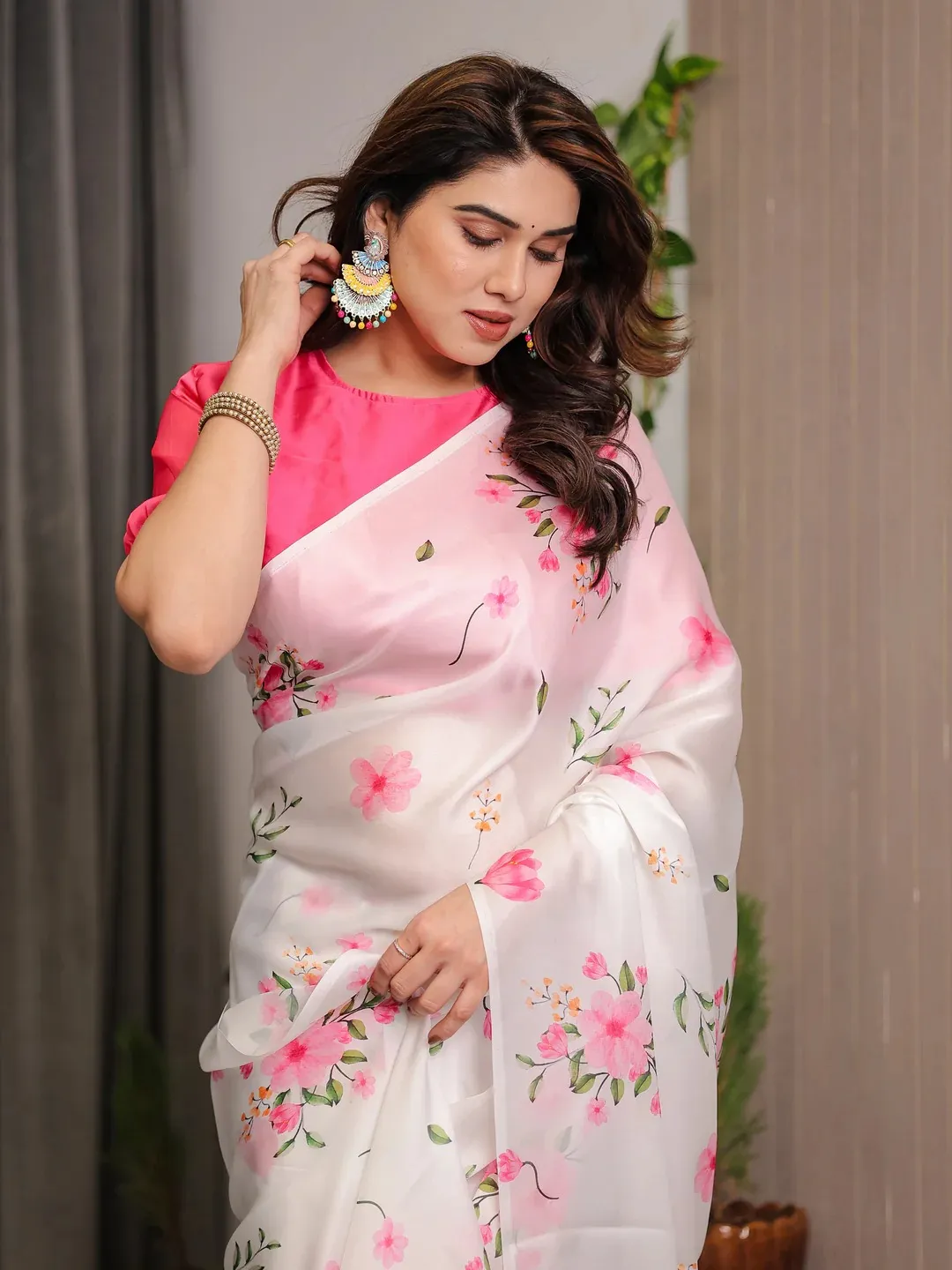 White Floral Satin Saree with Pink Flower Print Varnavi