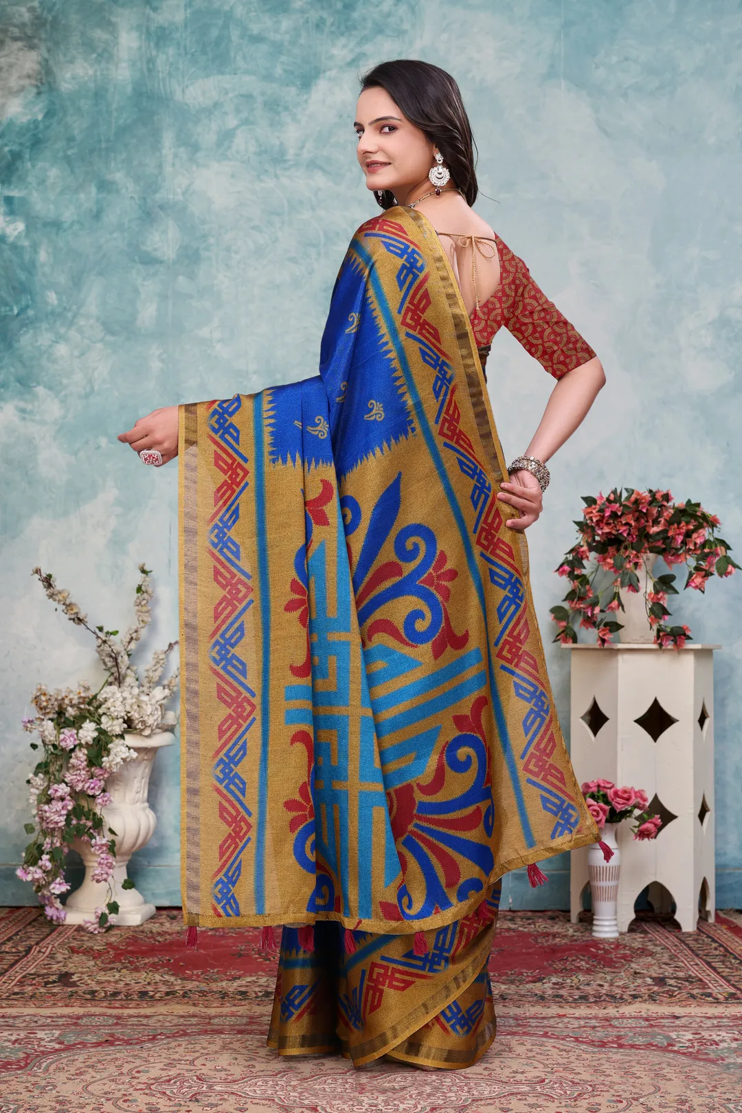 Royal Blue Ethnic Motif Mal Cotton Saree With Gold Border