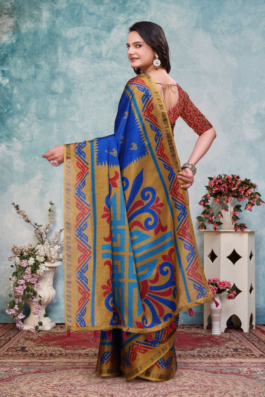 Royal Blue Ethnic Motif Mal Cotton Saree With Gold Border