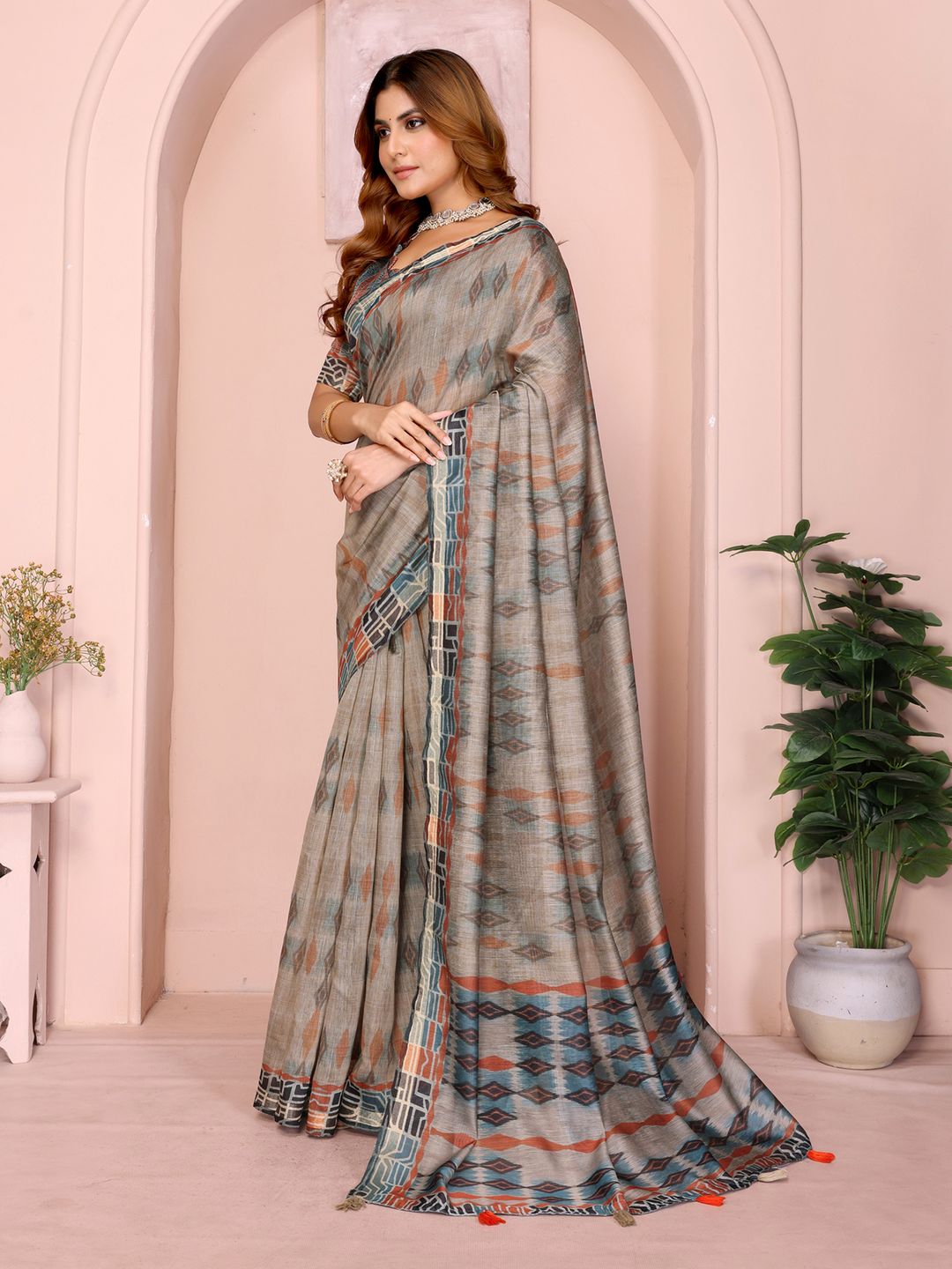 Elegant Grey Chanderi Saree for Contemporary Ethnic Styling