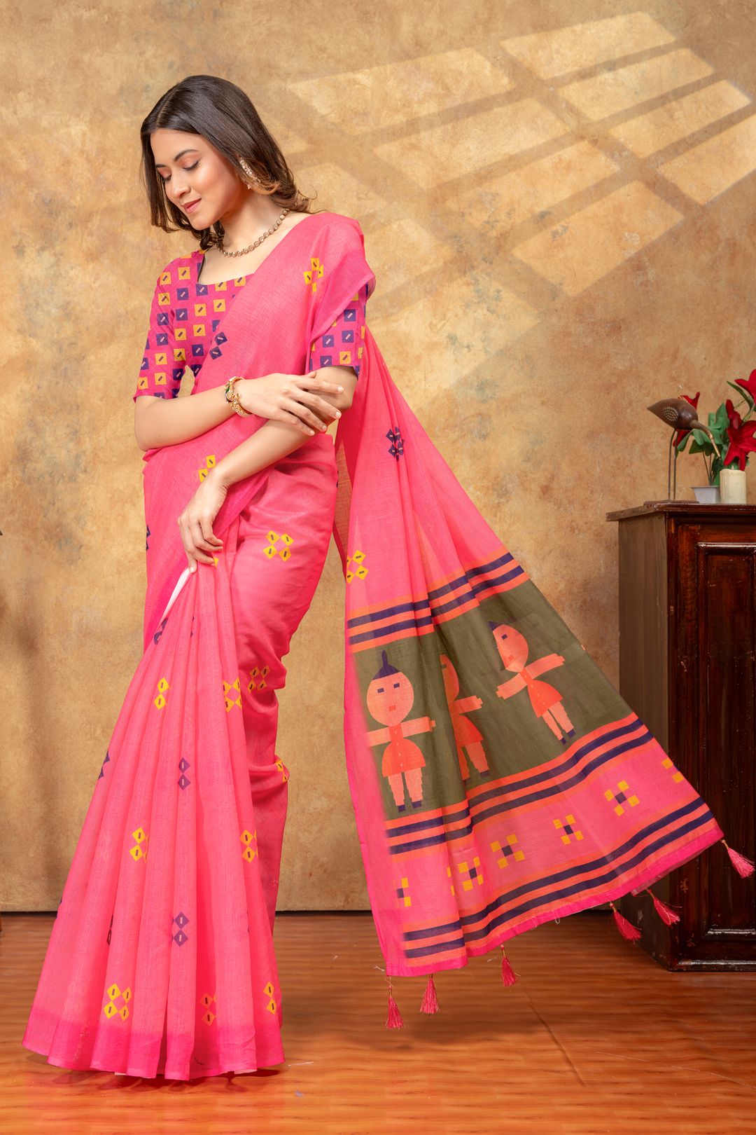 Varnavi Pink Linen Cotton Saree With Artistic Printed Pallu
