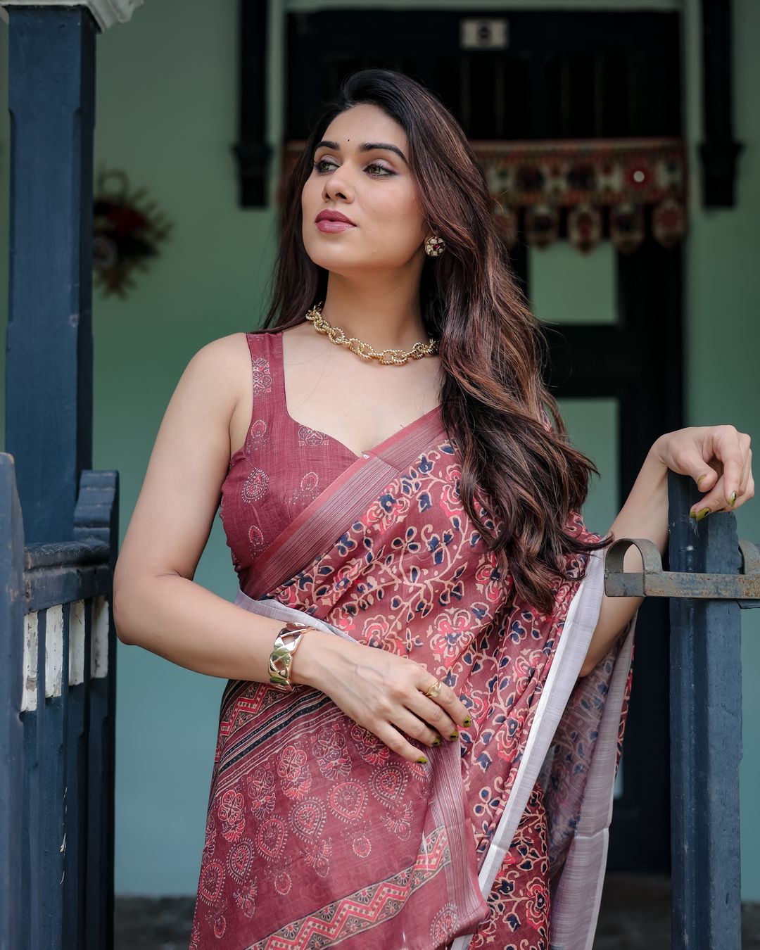 Rose Floral Printed Linen Cotton Saree with Heritage Border