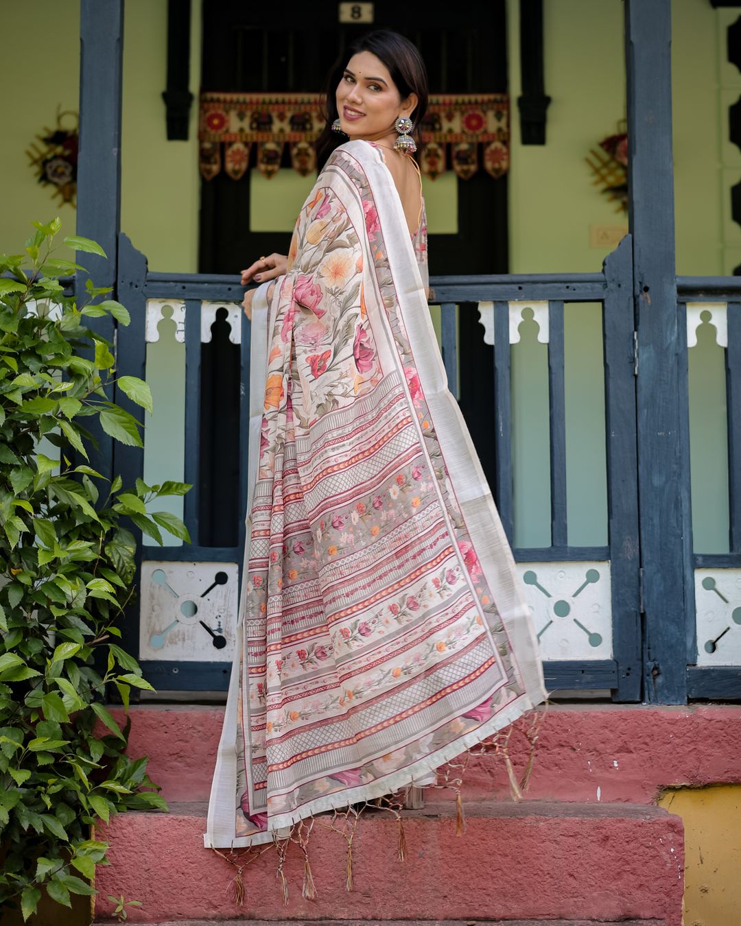 Cream Floral Linen Cotton Saree with Printed Pallu Look