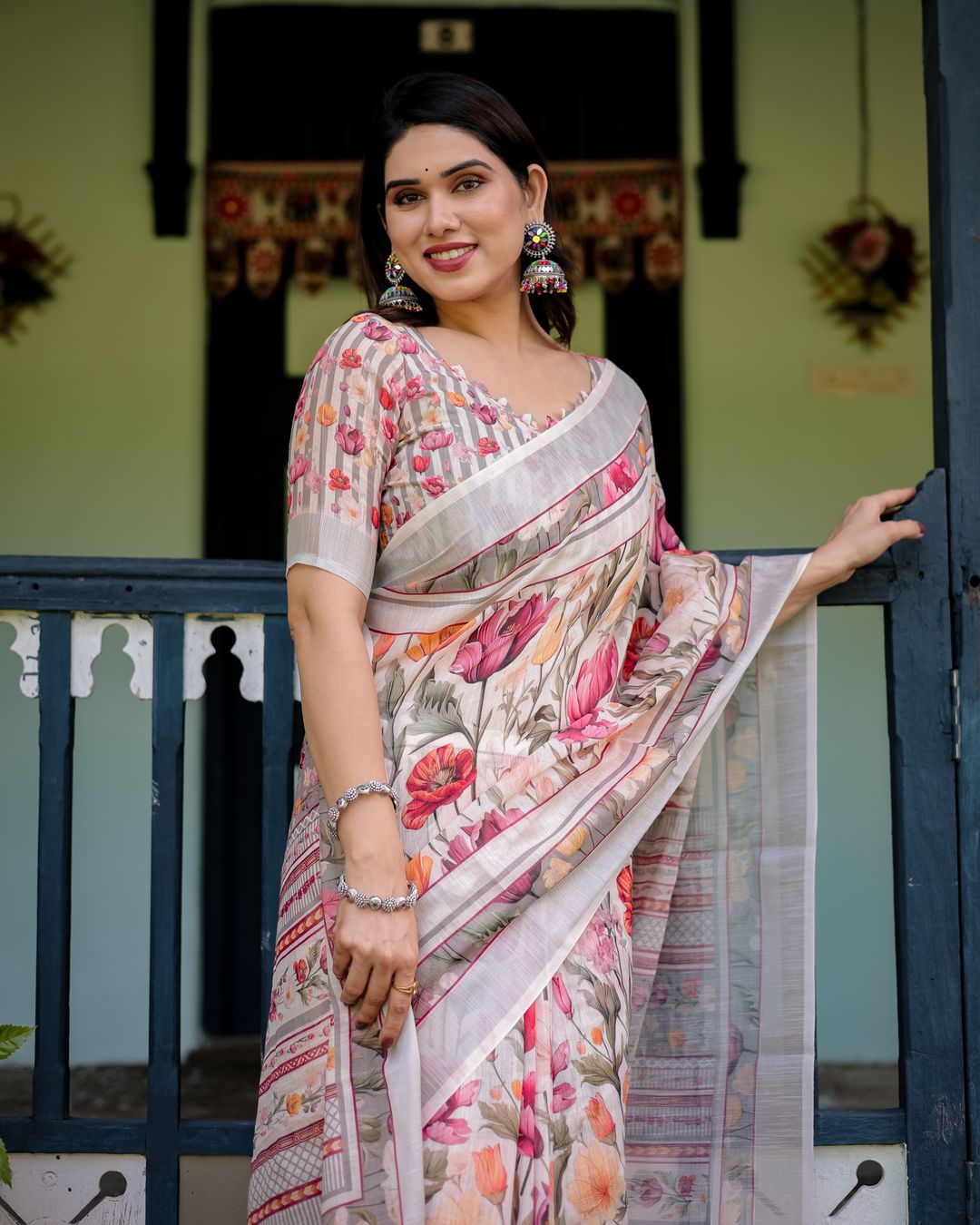 Cream Floral Linen Cotton Saree with Printed Pallu Look