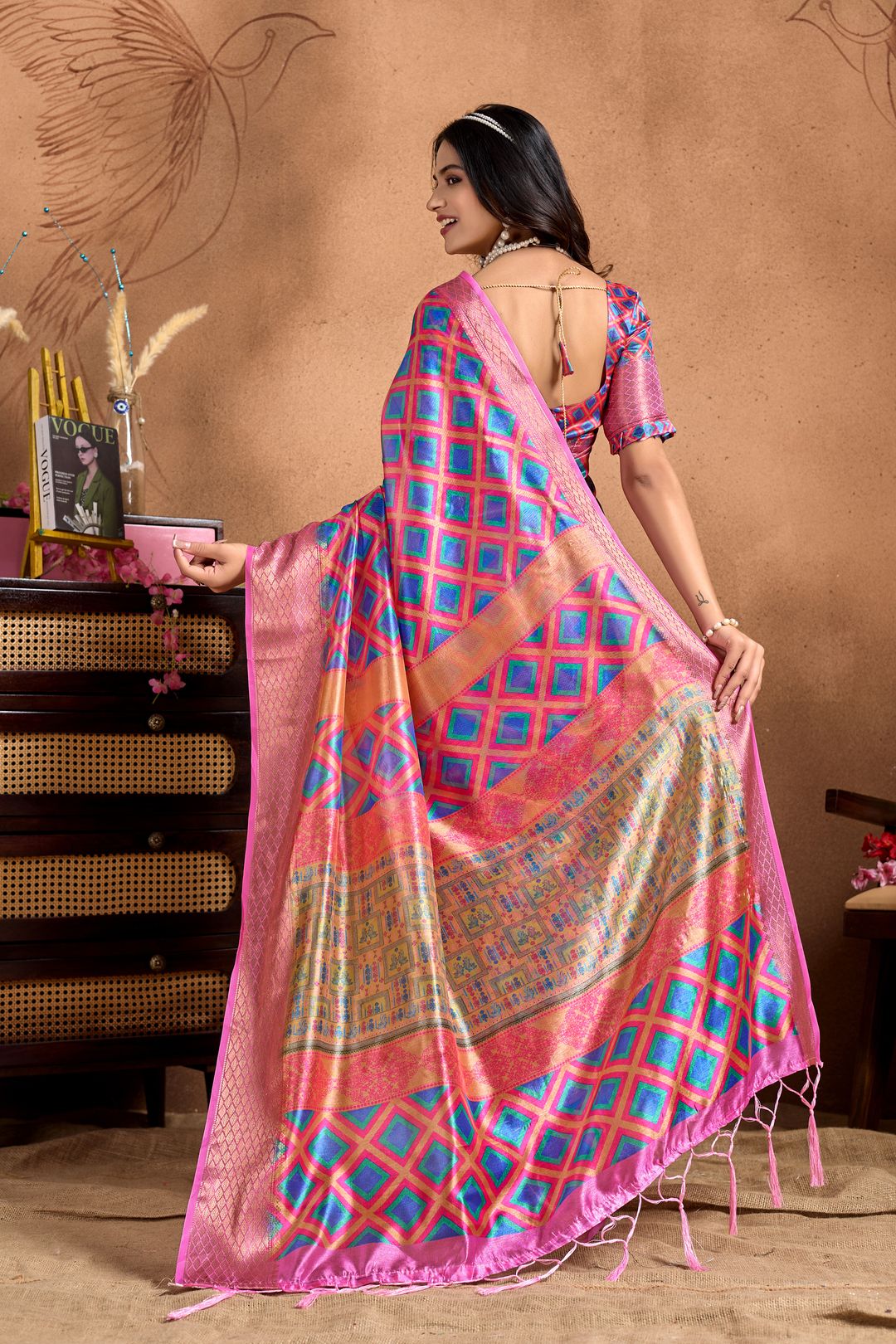 Pink Multicolor Geometric Print Linen Cotton Saree