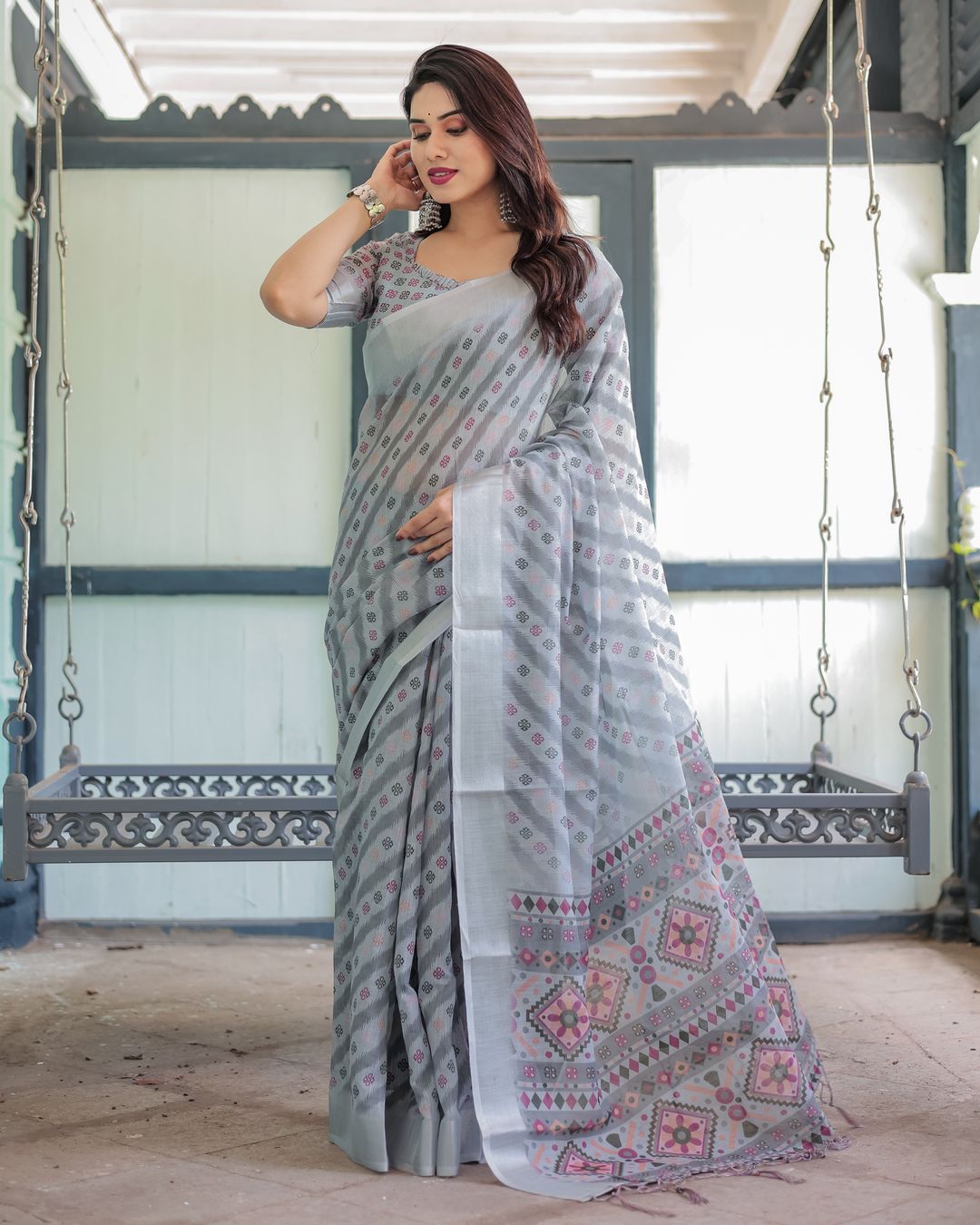 Silver Grey Printed Linen Cotton Saree with Geometric Pallu