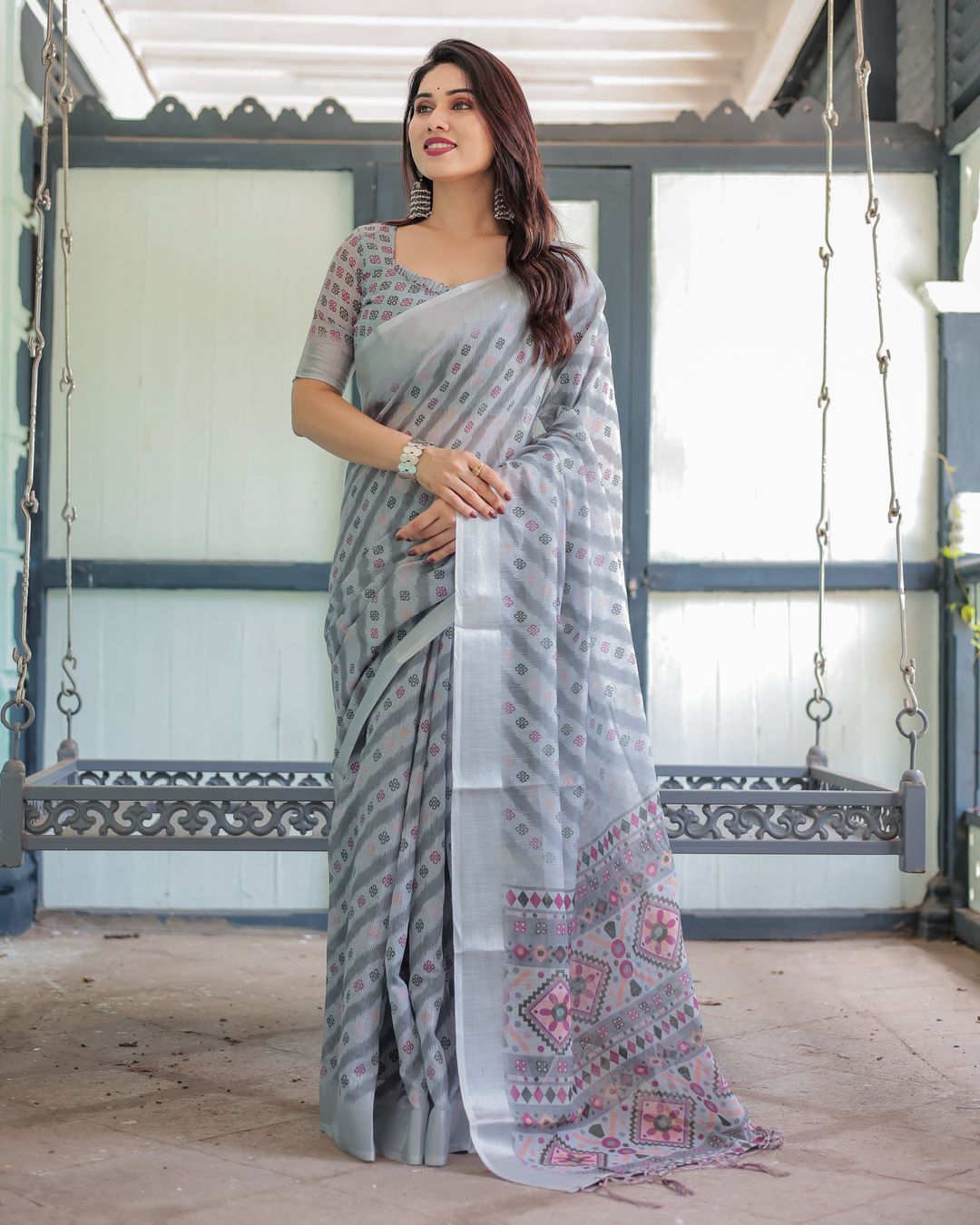 Silver Grey Printed Linen Cotton Saree with Geometric Pallu