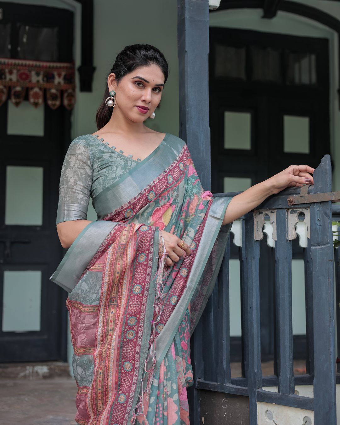 Teal Floral Linen Cotton Saree with Printed Pallu | Varnavi