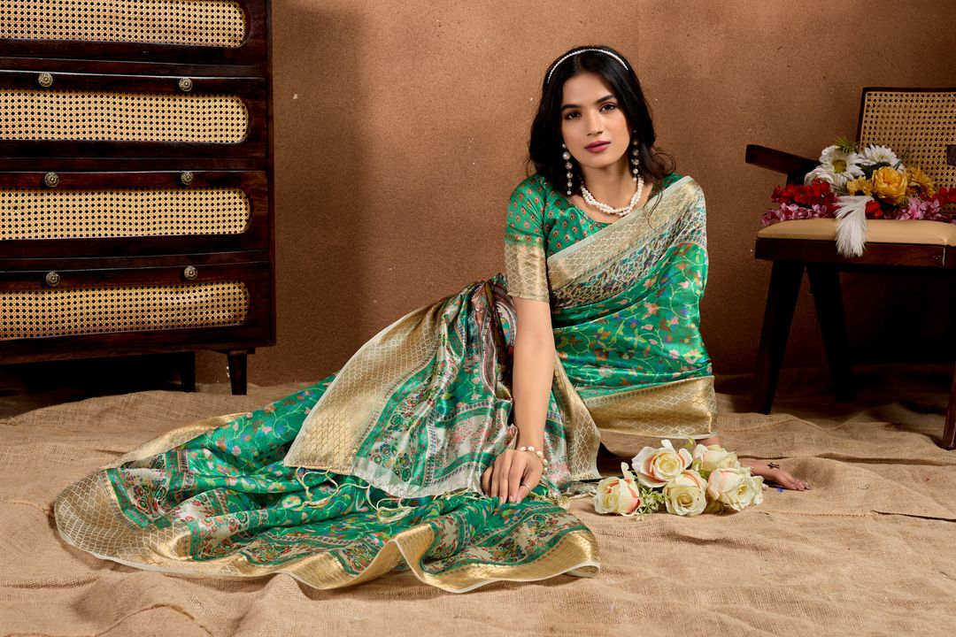Emerald Green Paisley Floral Soft Silk Saree with Zari