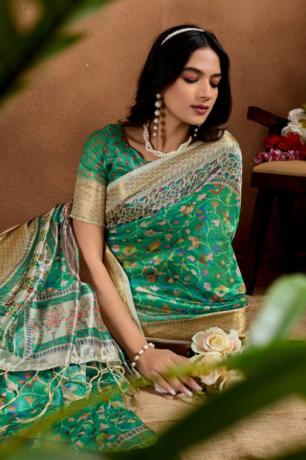 Emerald Green Paisley Floral Soft Silk Saree with Zari