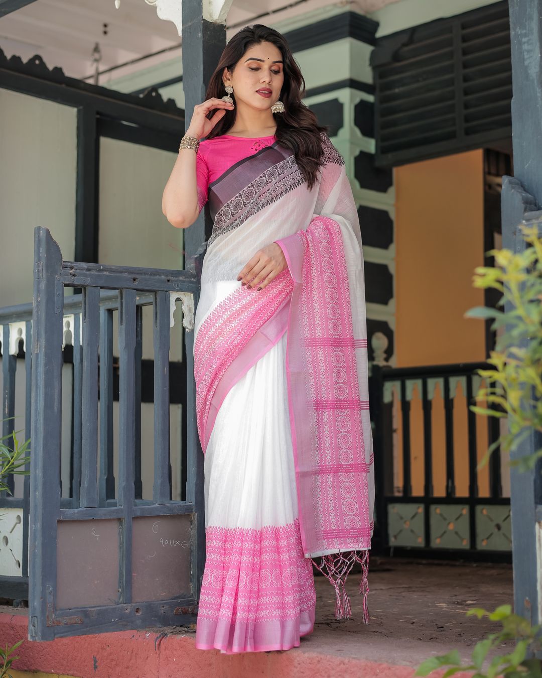 Pink White Linen Cotton Saree with Printed Border and Pallu