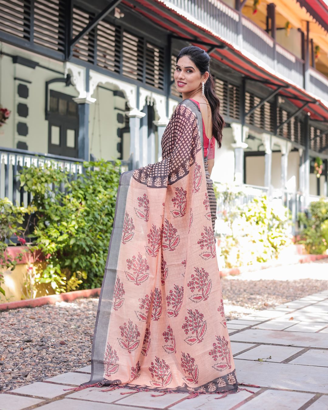 Pink Grey Checked Floral Linen Cotton Saree With Blouse Set