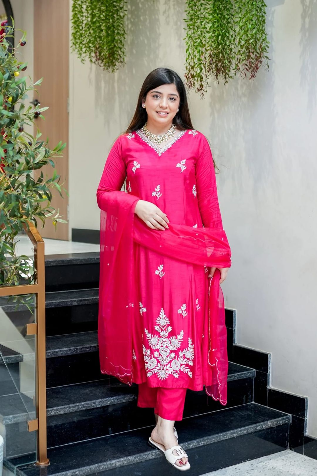Veena Pink Muslin Embroidered Kurta Set with Organza Dupatta