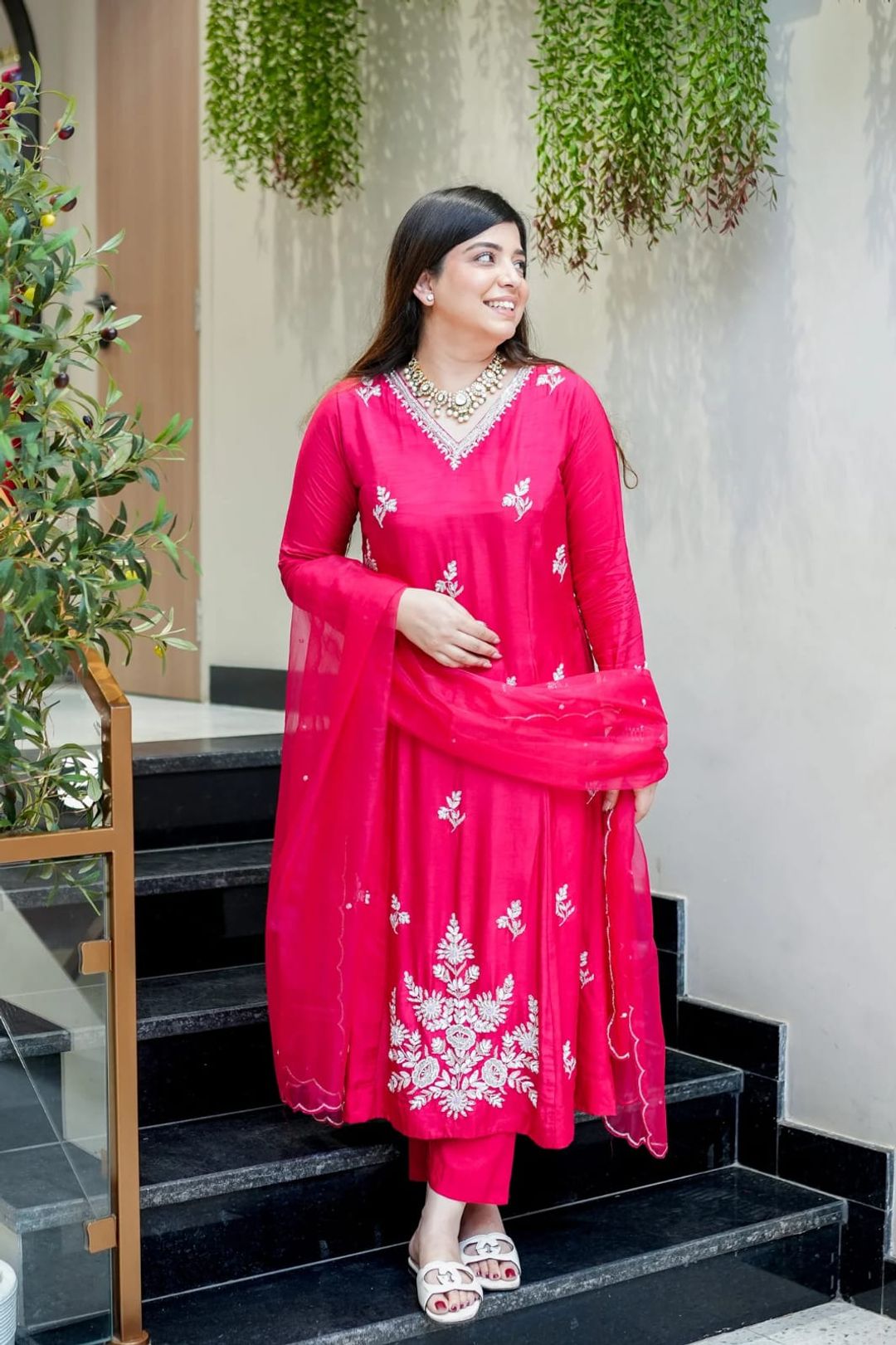 Veena Pink Muslin Embroidered Kurta Set with Organza Dupatta