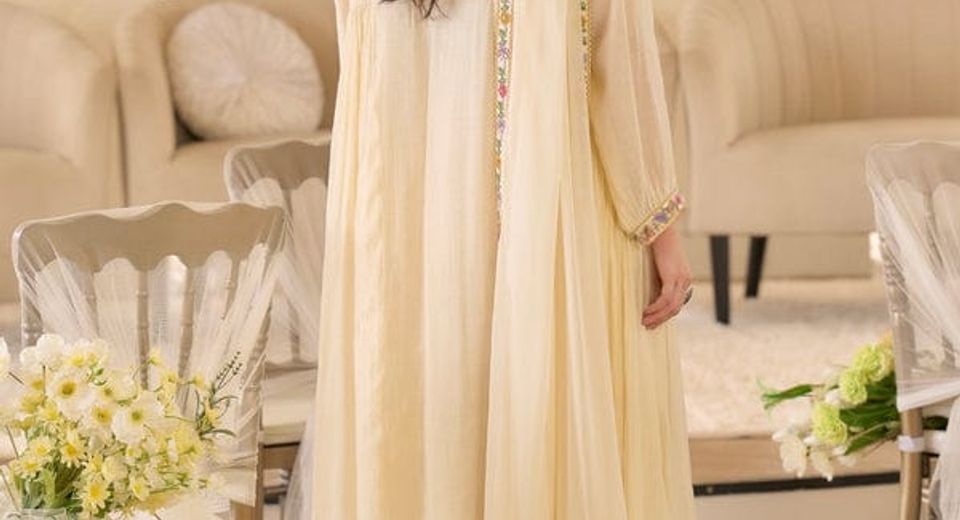 A Kerala Nischayam Engagement Outfit Without Full Bridal Styling