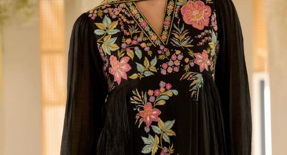 Buying an Anarkali Online When the Model Is Much Taller Than You Without Guesswork