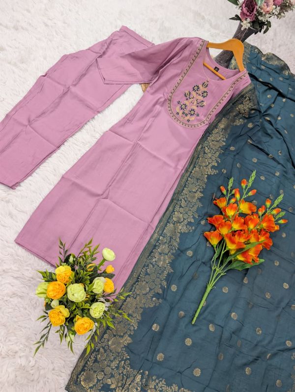 Mauve Embroidered Kurta Set with Blue Dupatta Online