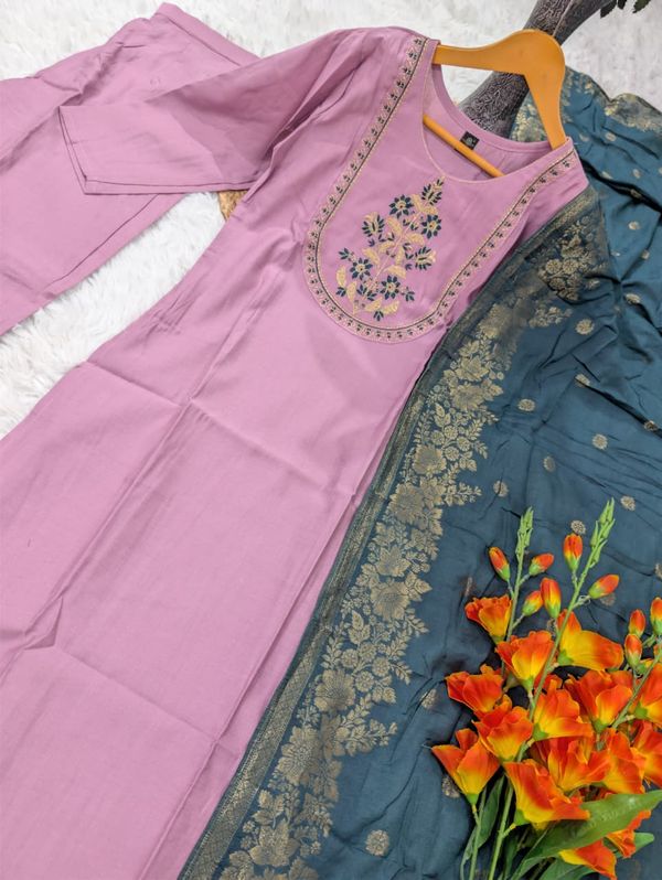 Mauve Embroidered Kurta Set with Blue Dupatta Online
