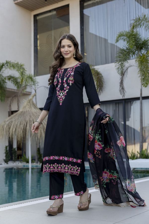 Black Chinon Embroidered Kurta Set with Floral Dupatta