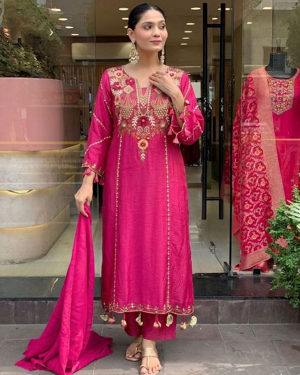 Madhuri 2 Pink Chanderi Silk Kurta Set for Women | Varnavi