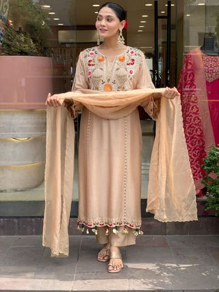 Beige Chanderi Silk Embroidered Kurta Set for Women | Varnavi
