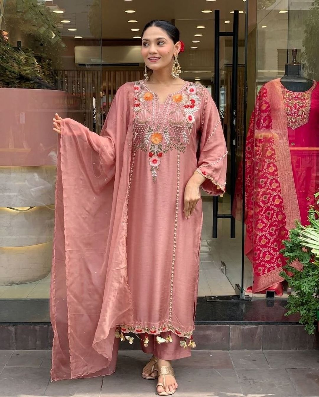 Dusty Rose Pink Chanderi Silk Embroidered Kurta Set