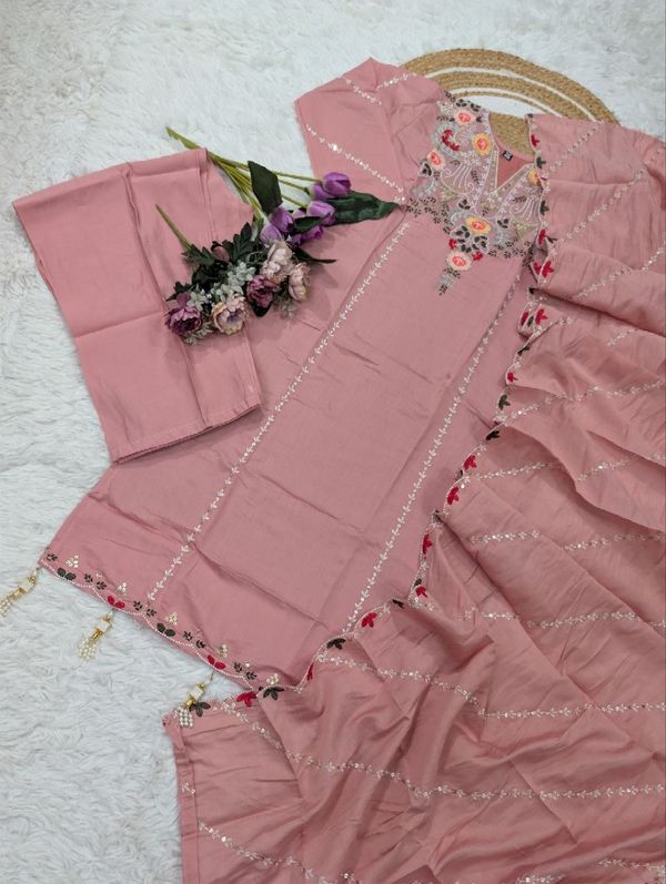 Dusty Rose Pink Chanderi Silk Embroidered Kurta Set