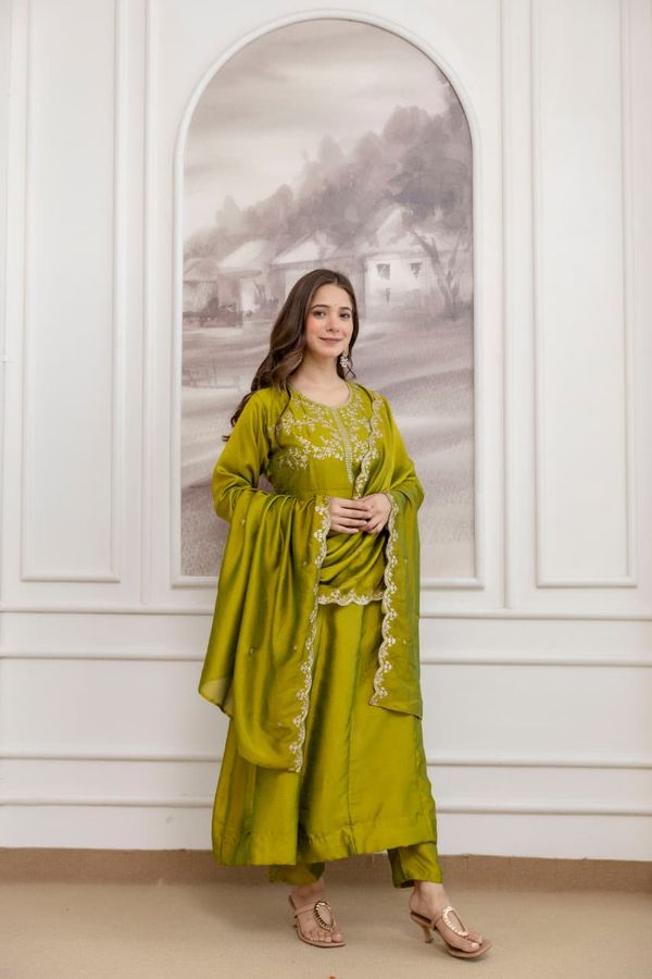 Green Vichitra Silk Embroidered Kurta Set