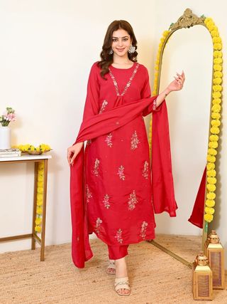 ELVINA Pink Embroidered Chanderi Kurti Pant Dupatta Set