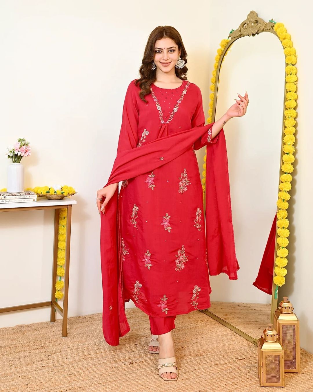 ELVINA Pink Embroidered Chanderi Kurti Pant Dupatta Set
