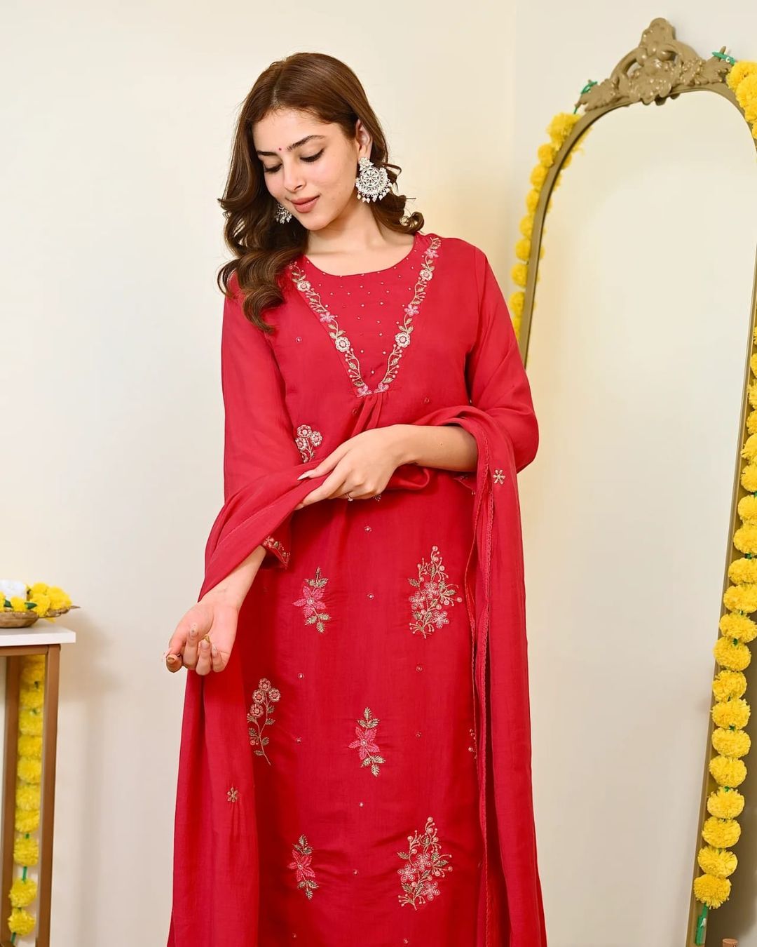 ELVINA Pink Embroidered Chanderi Kurti Pant Dupatta Set