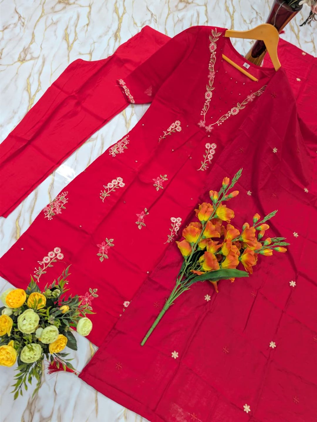 ELVINA Pink Embroidered Chanderi Kurti Pant Dupatta Set