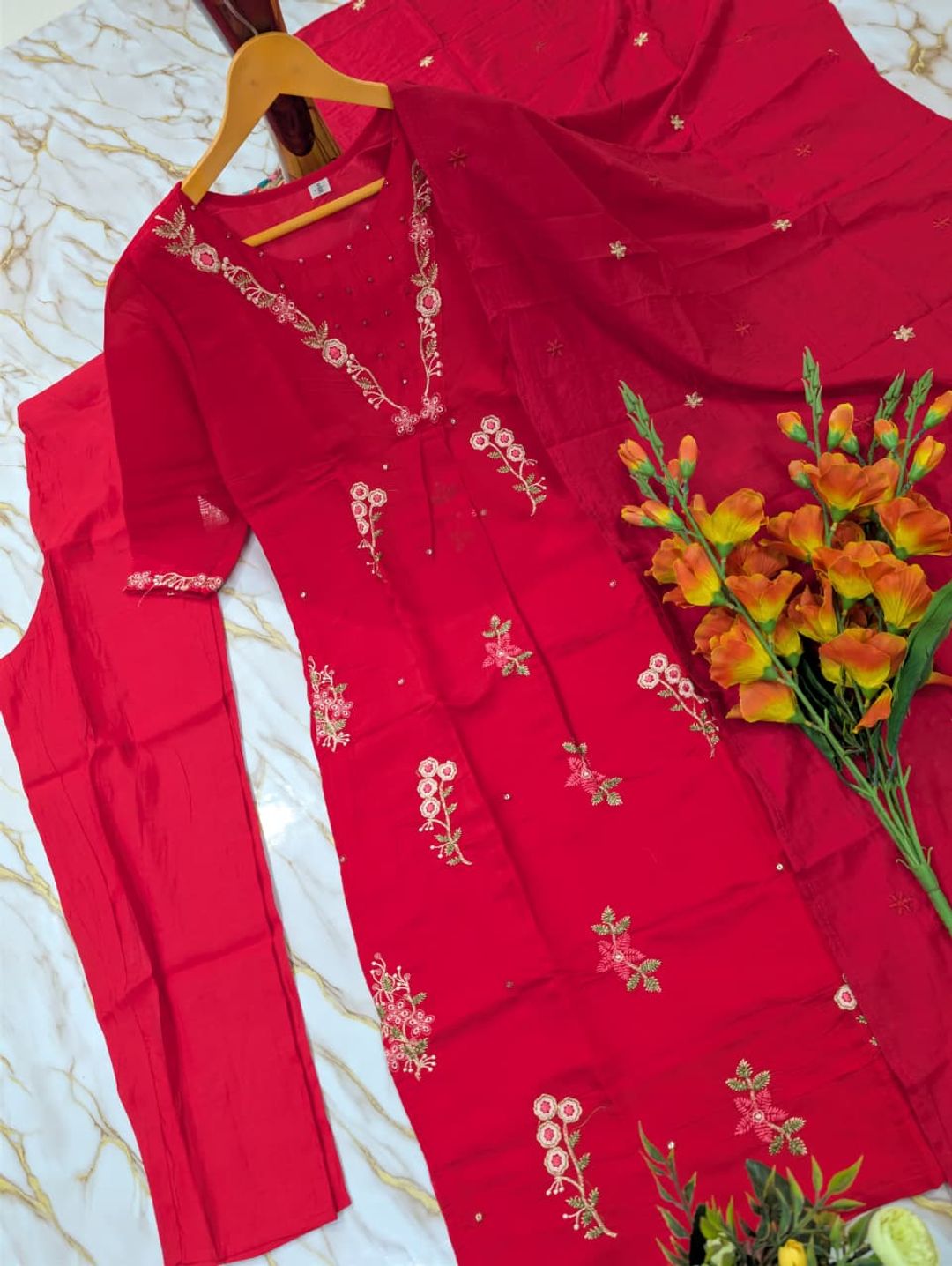 ELVINA Pink Embroidered Chanderi Kurti Pant Dupatta Set