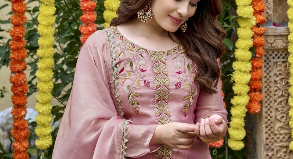 What to Buy When a Teenager Wants Her First Traditional Jewellery Set