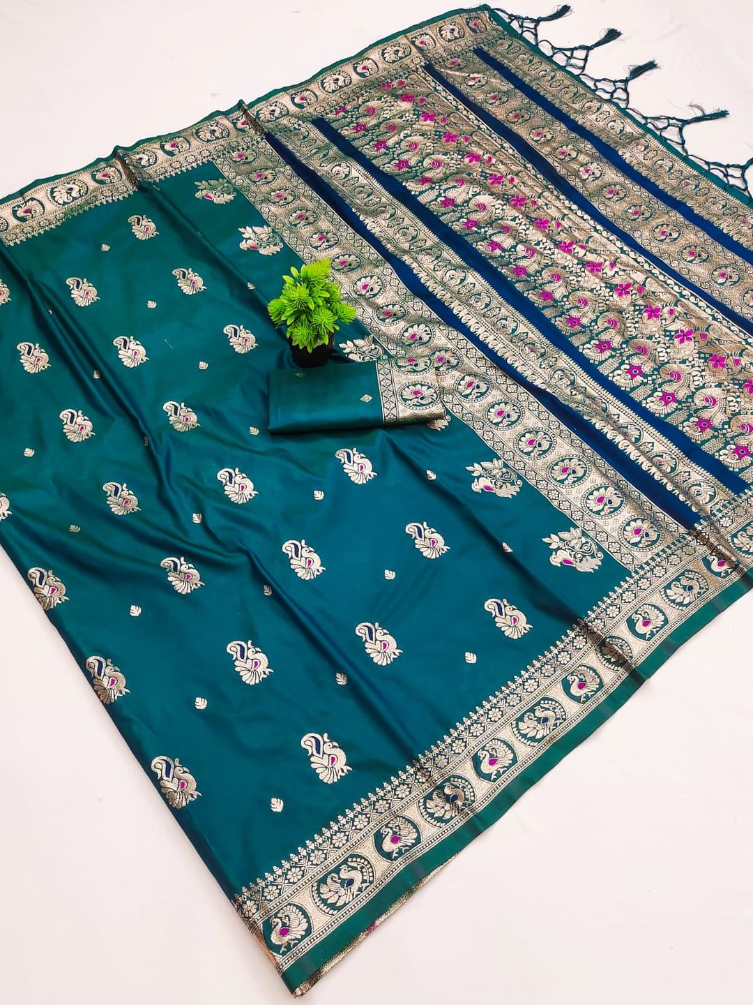Dark Rama Green Silk Saree with Pink Zari Buti | Varnavi