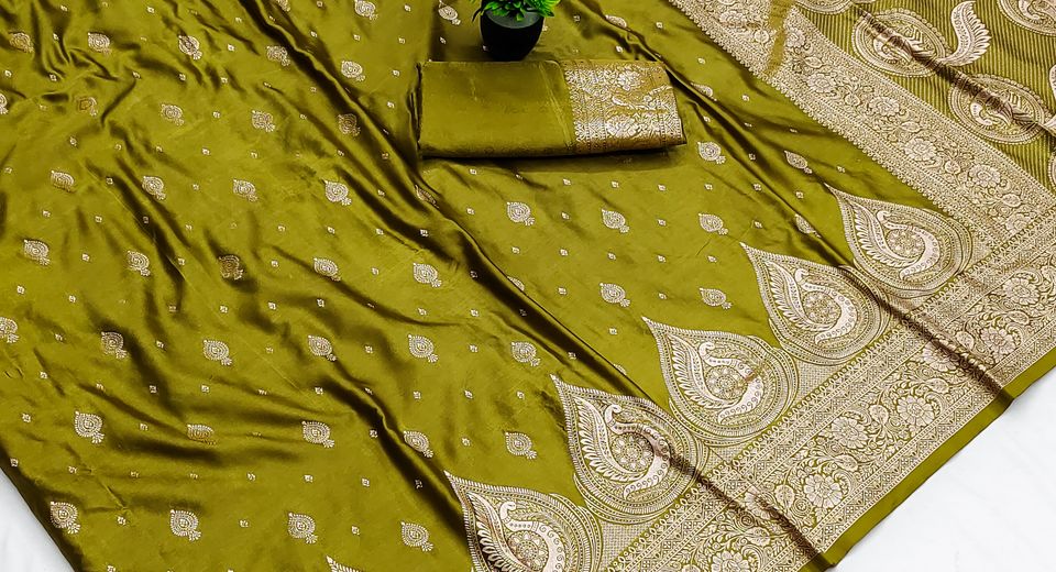 Choosing Clothes for an Outdoor Mehendi With Low Seating