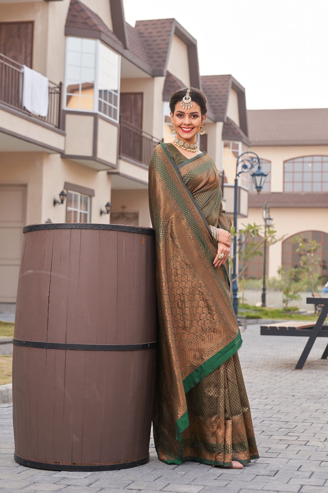 Varnavi Green Antique Gold Banarasi Soft Silk Saree with Jacquard Weaving
