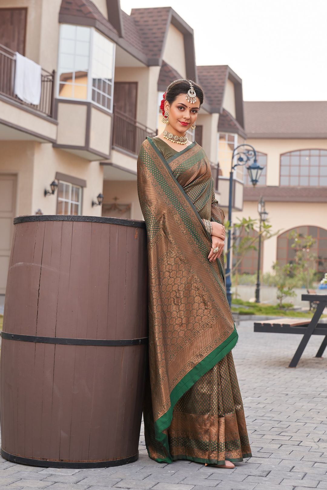 Varnavi Green Antique Gold Banarasi Soft Silk Saree with Jacquard Weaving