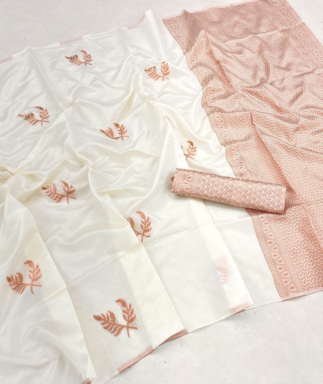 Ivory Peach Banarasi Soft Silk Saree with Floral Motifs